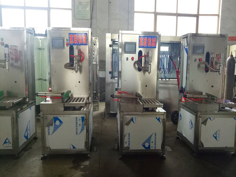 全自動洗潔精灌裝機