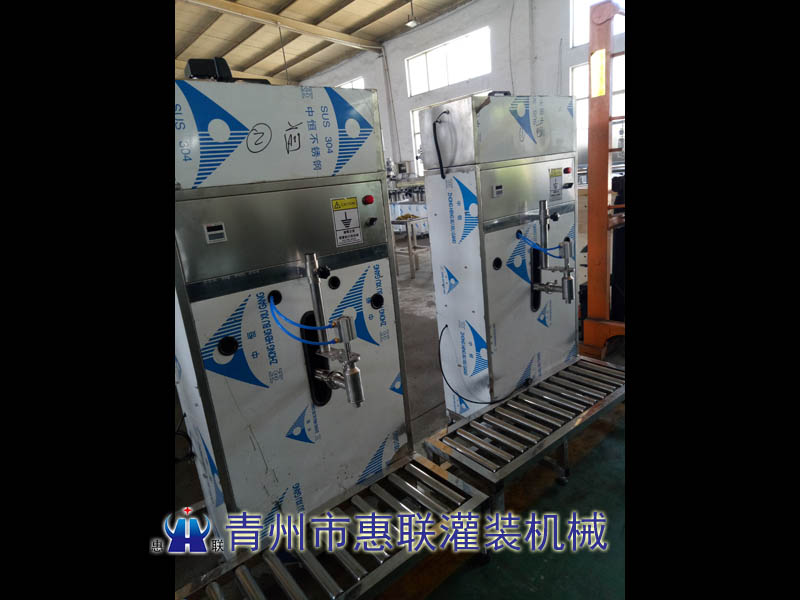 單頭半自動(dòng)食用油灌裝機(jī)